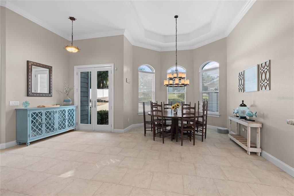 For Sale: $1,880,000 (3 beds, 2 baths, 2821 Square Feet)