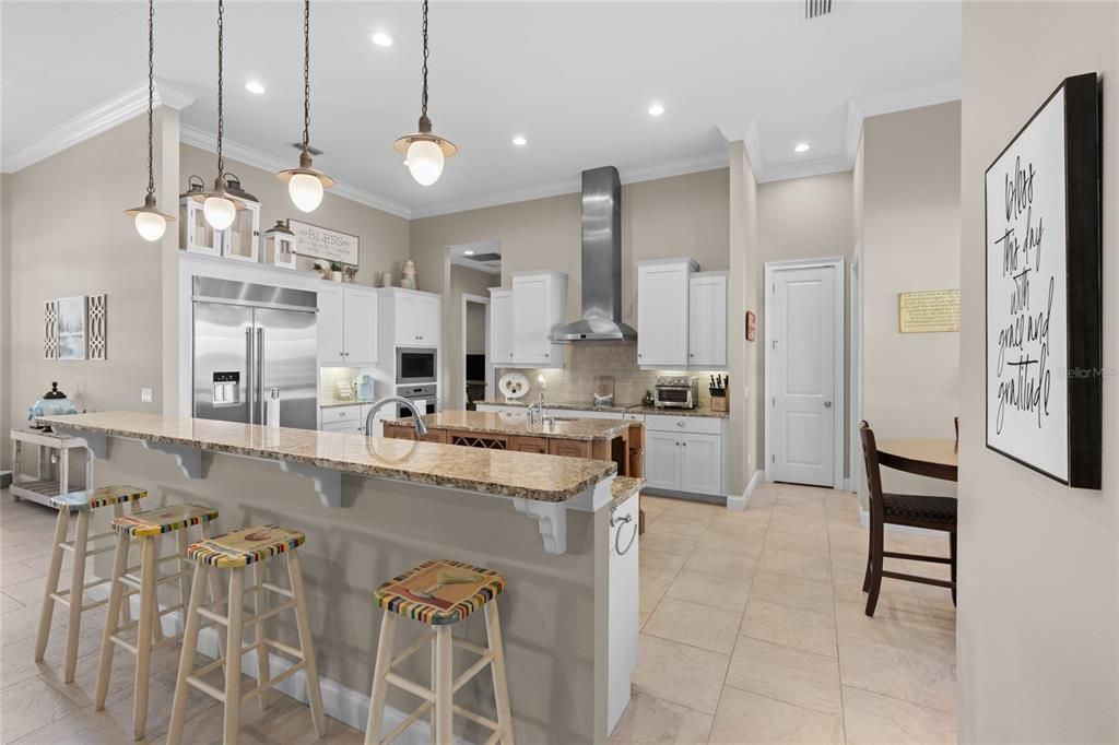 For Sale: $1,880,000 (3 beds, 2 baths, 2821 Square Feet)