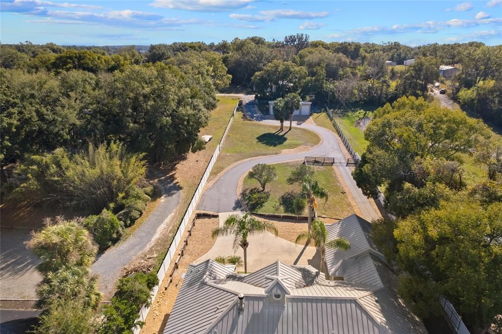 For Sale: $1,880,000 (3 beds, 2 baths, 2821 Square Feet)