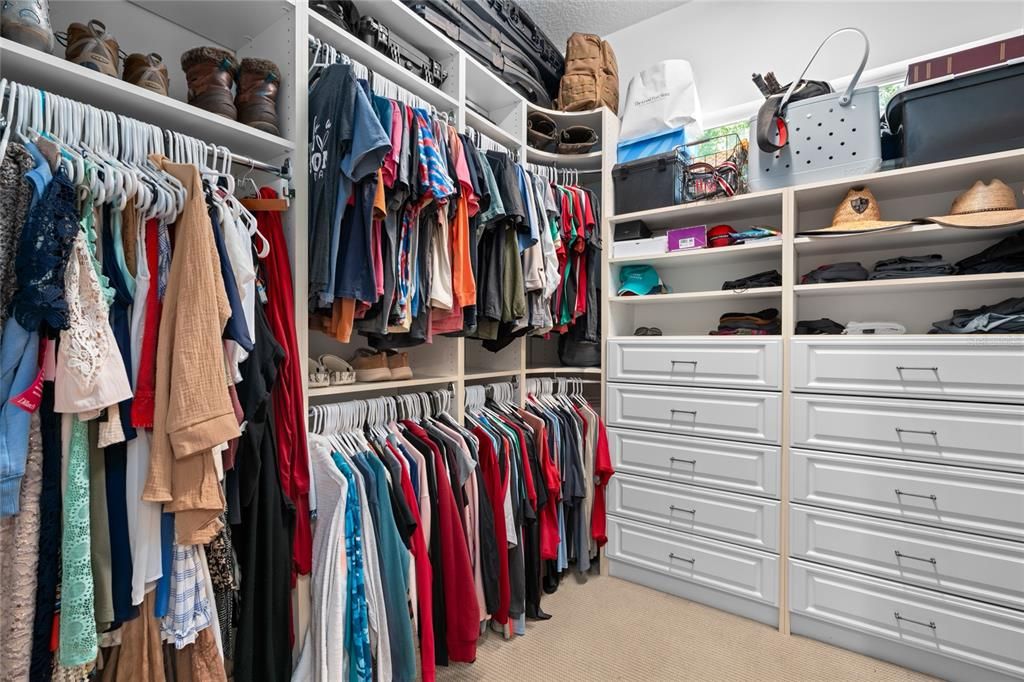 For Sale: $1,880,000 (3 beds, 2 baths, 2821 Square Feet)