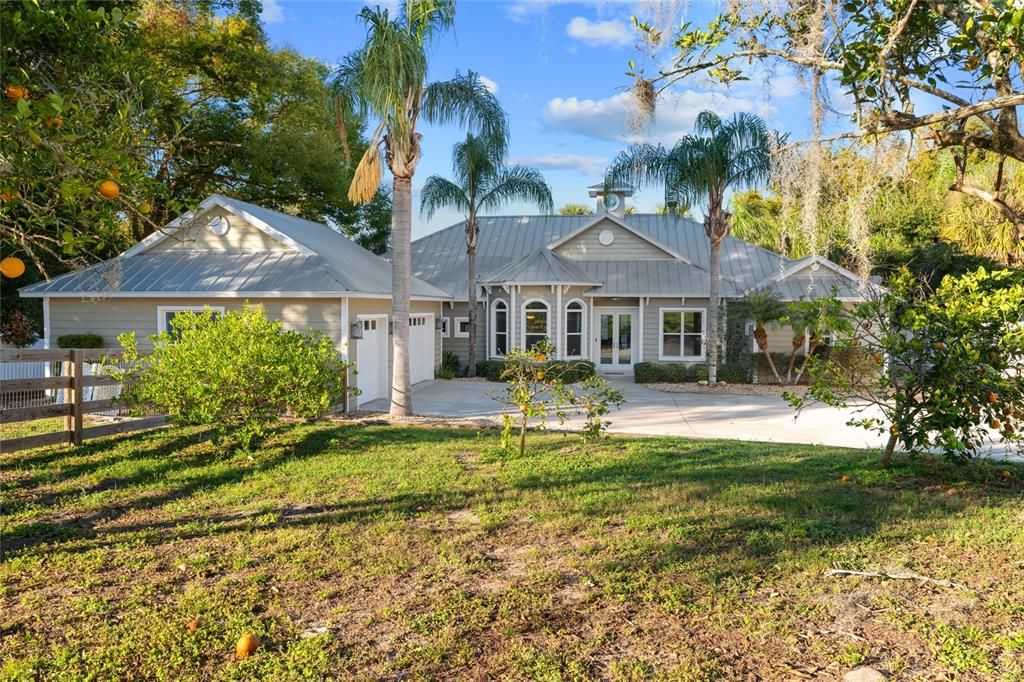 For Sale: $1,880,000 (3 beds, 2 baths, 2821 Square Feet)