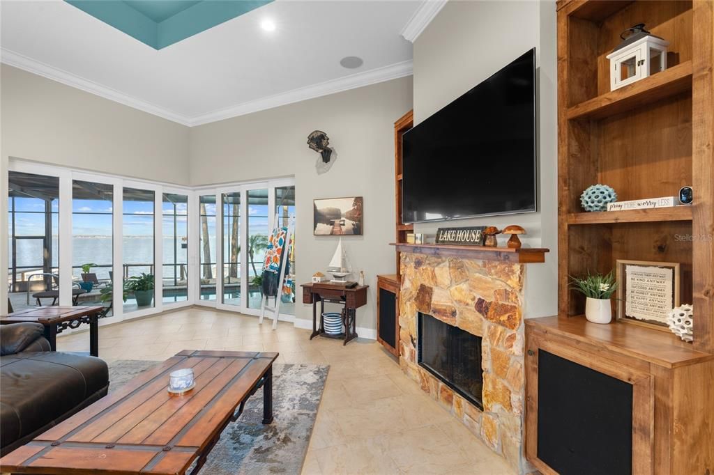 For Sale: $1,880,000 (3 beds, 2 baths, 2821 Square Feet)