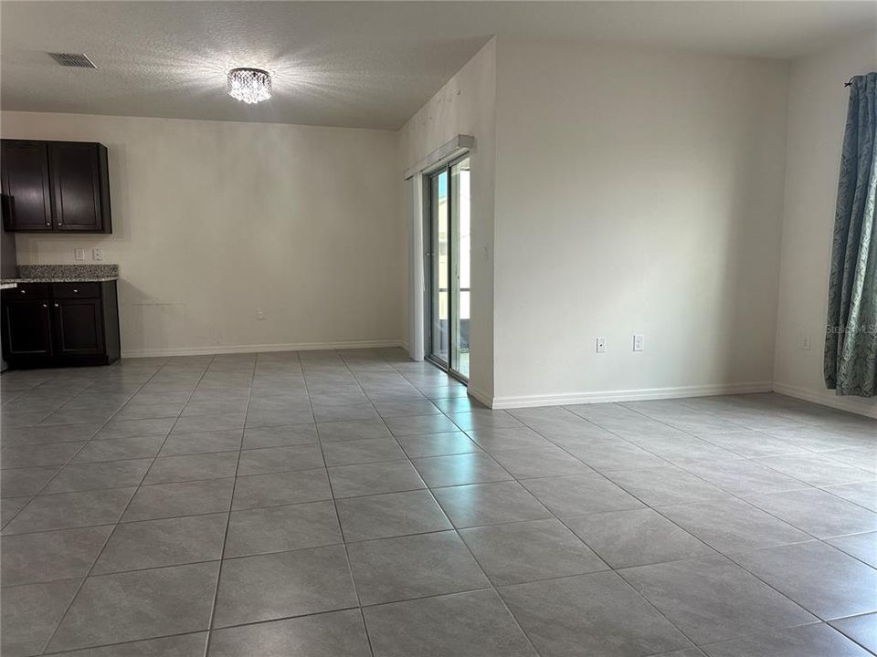 For Rent: $2,400 (4 beds, 2 baths, 1836 Square Feet)