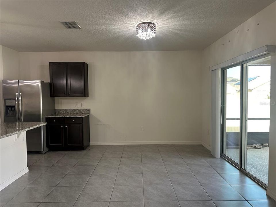 For Rent: $2,400 (4 beds, 2 baths, 1836 Square Feet)