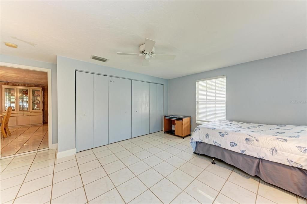 For Sale: $419,900 (3 beds, 2 baths, 1910 Square Feet)