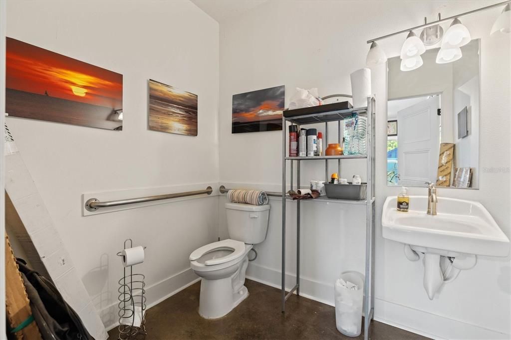 For Sale: $650,000 (1 beds, 1 baths, 1872 Square Feet)