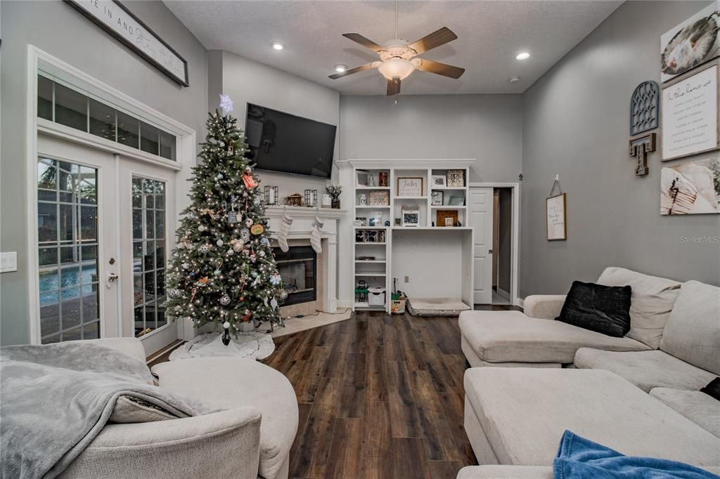 Active With Contract: $650,000 (4 beds, 3 baths, 2772 Square Feet)