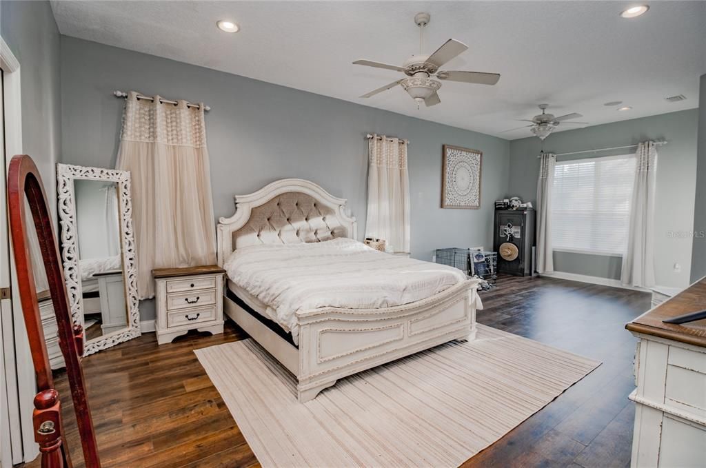 Active With Contract: $650,000 (4 beds, 3 baths, 2772 Square Feet)