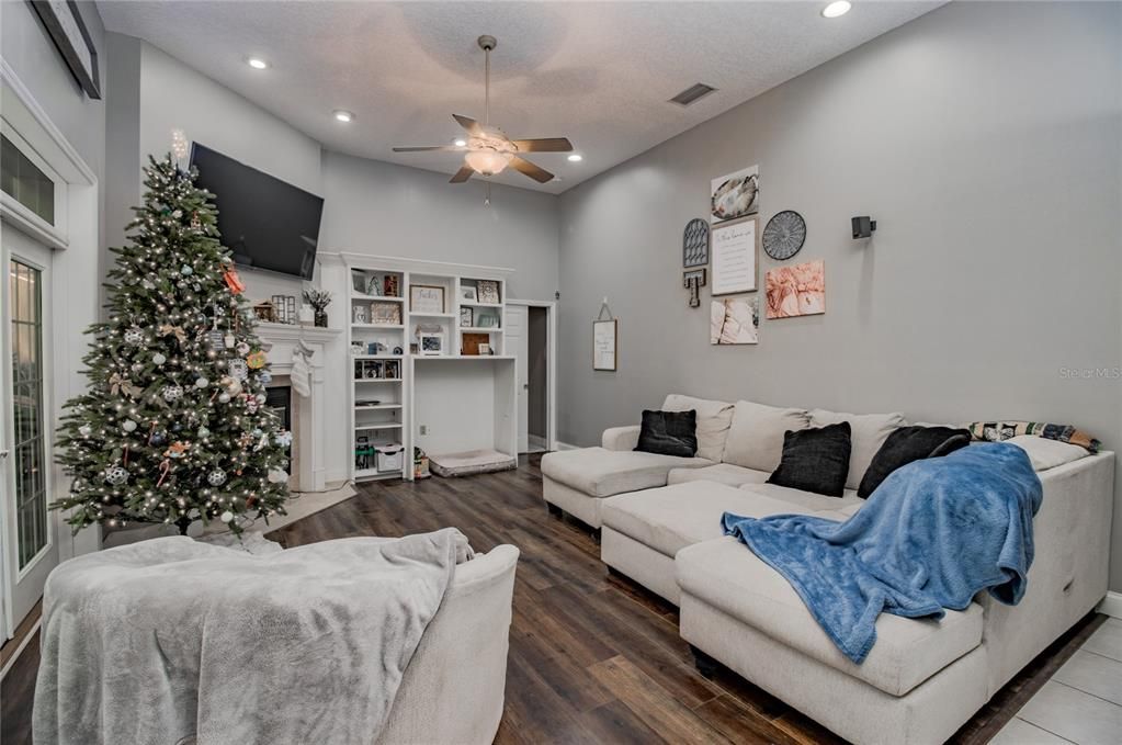 Active With Contract: $650,000 (4 beds, 3 baths, 2772 Square Feet)