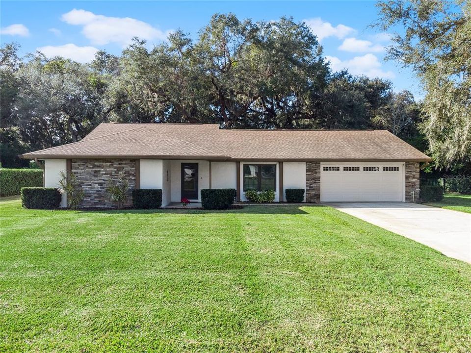 For Sale: $570,000 (3 beds, 2 baths, 2081 Square Feet)