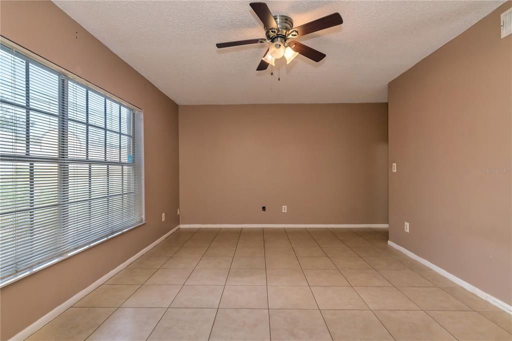 For Rent: $2,200 (3 beds, 2 baths, 1835 Square Feet)