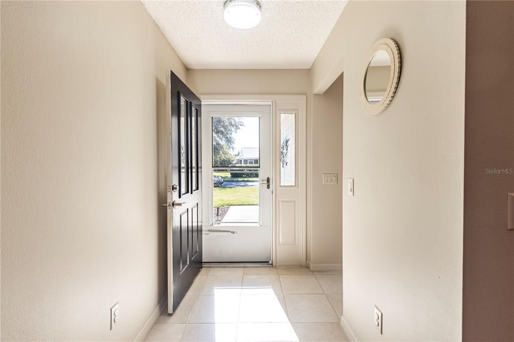 BRIGHT ENTRY-WAY