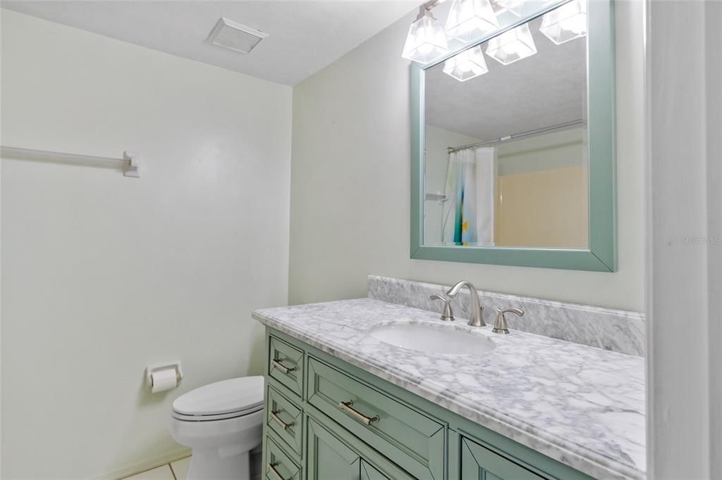 For Sale: $179,000 (2 beds, 2 baths, 1044 Square Feet)