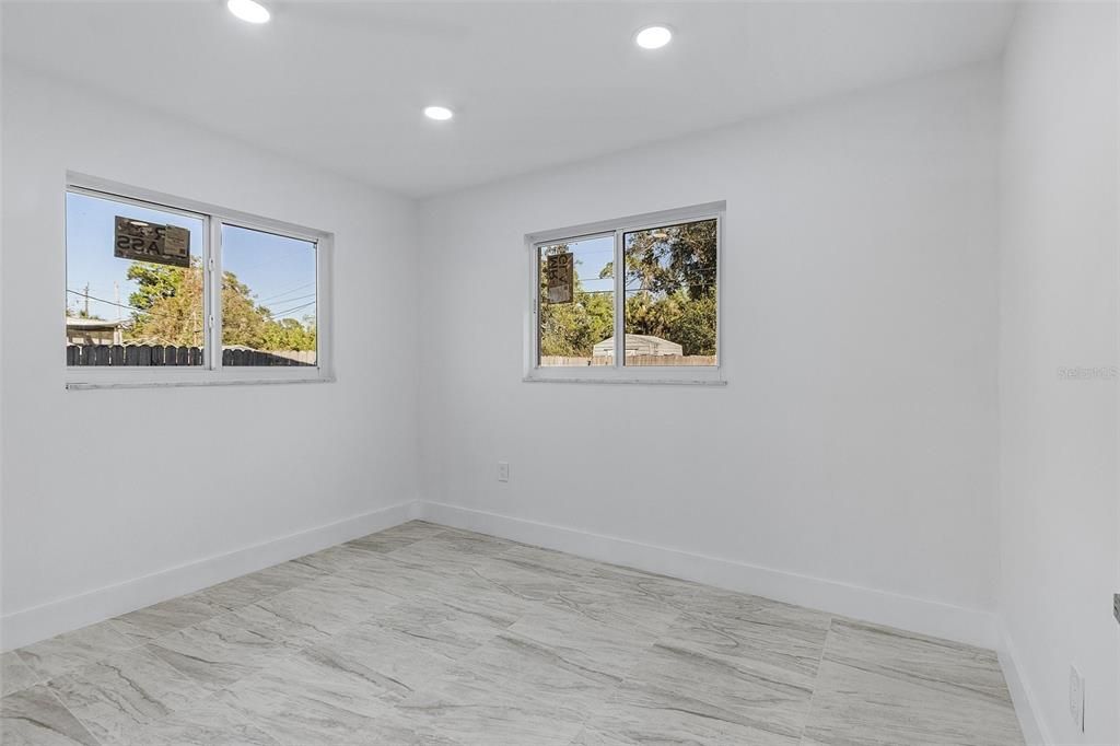 На продажу: $299,900 (3 спален, 2 ванн, 1380 Квадратных фут)