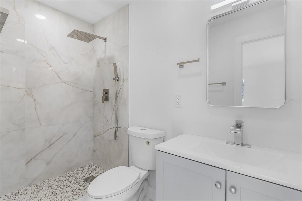 На продажу: $299,900 (3 спален, 2 ванн, 1380 Квадратных фут)