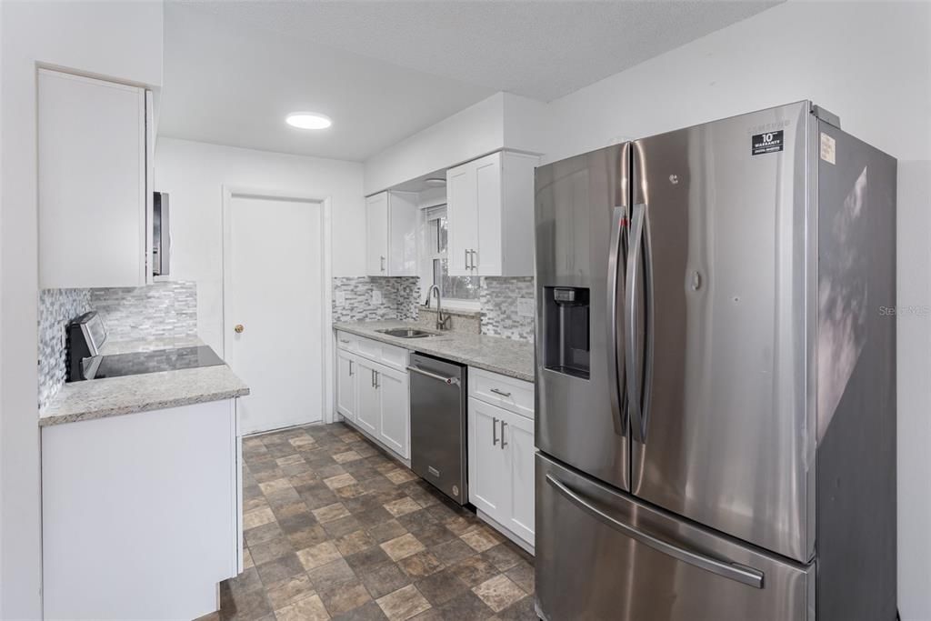 For Sale: $425,000 (3 beds, 2 baths, 1274 Square Feet)