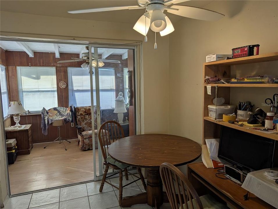 View from the dining area into the lanai.