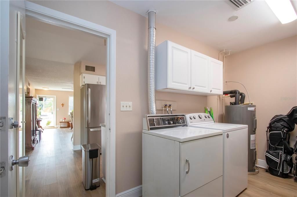 For Sale: $239,000 (2 beds, 1 baths, 1308 Square Feet)