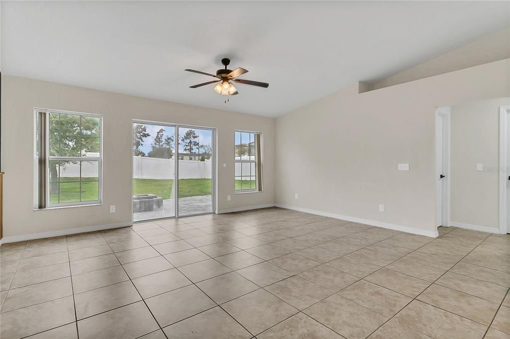 For Sale: $330,000 (4 beds, 2 baths, 1715 Square Feet)