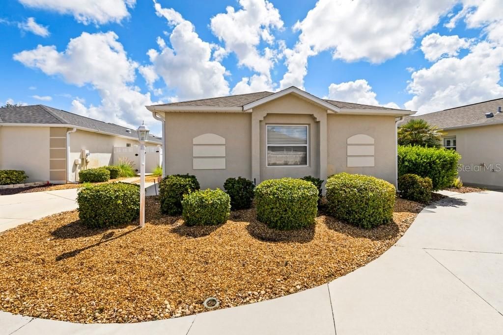 For Sale: $349,900 (3 beds, 2 baths, 1407 Square Feet)