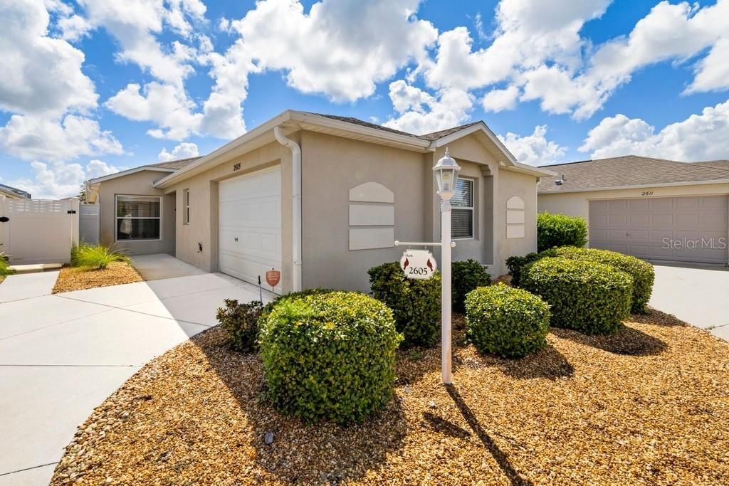 For Sale: $349,900 (3 beds, 2 baths, 1407 Square Feet)