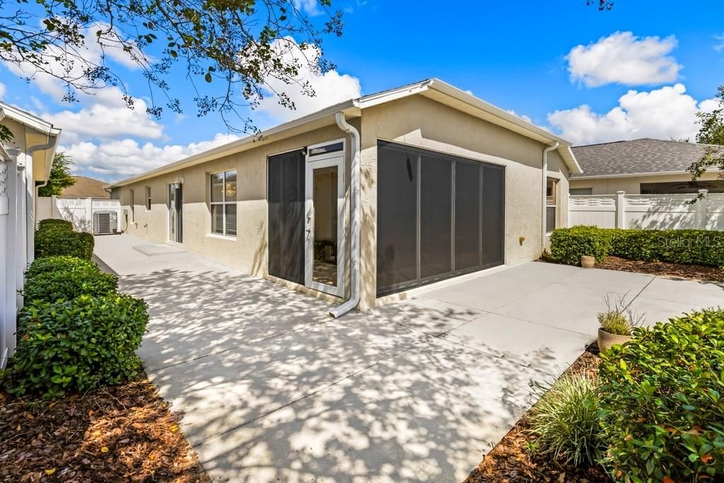 For Sale: $349,900 (3 beds, 2 baths, 1407 Square Feet)