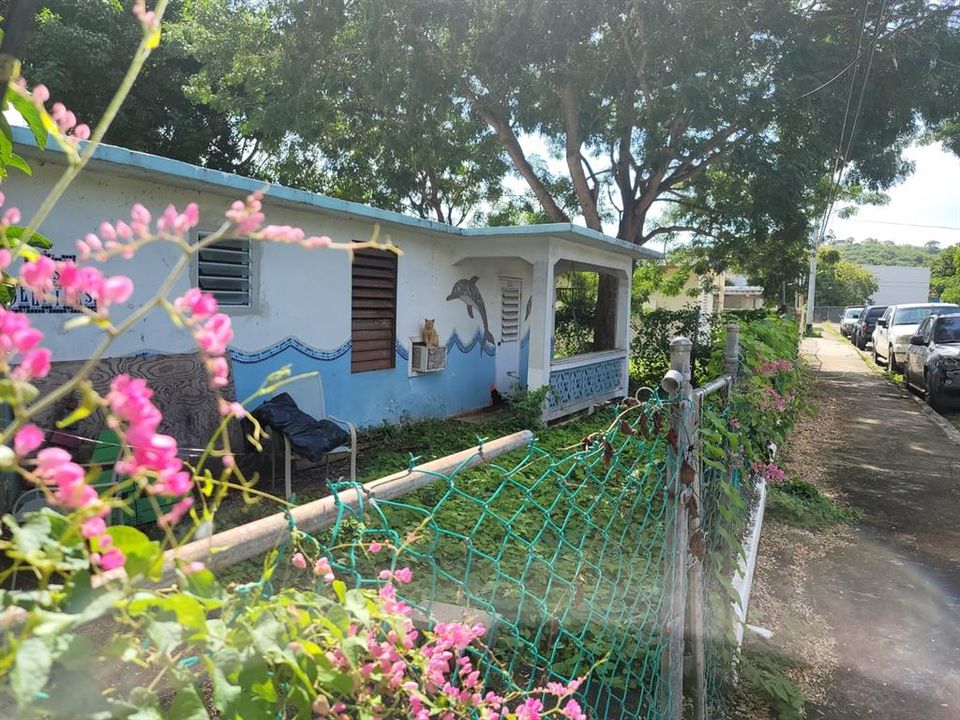 待售: $299,000 (3 贝兹, 1 浴室, 900 平方英尺)