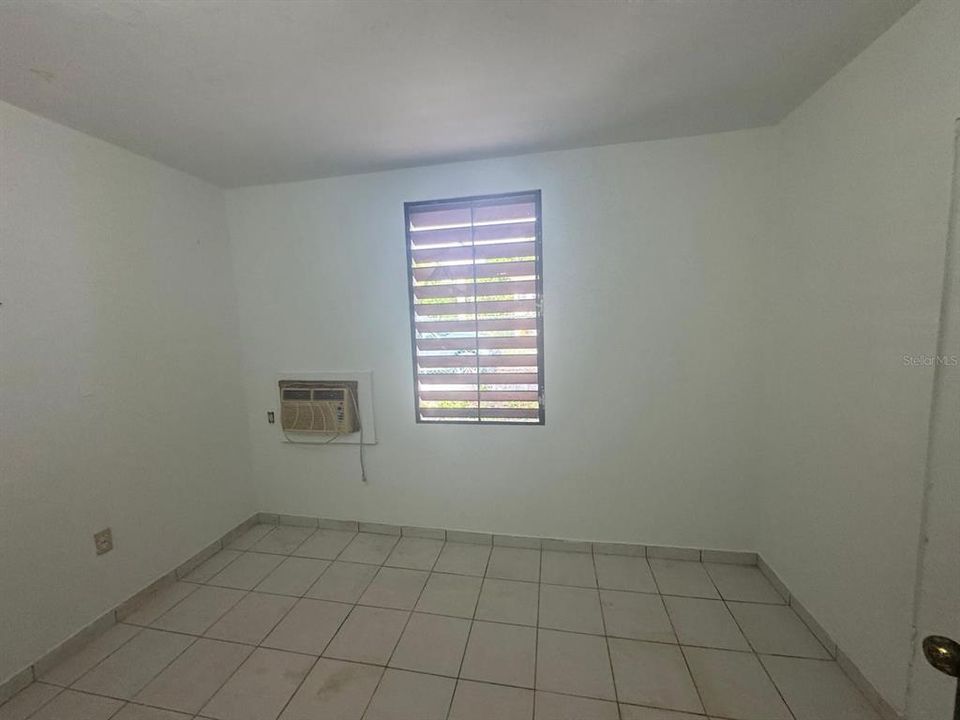 待售: $299,000 (3 贝兹, 1 浴室, 900 平方英尺)