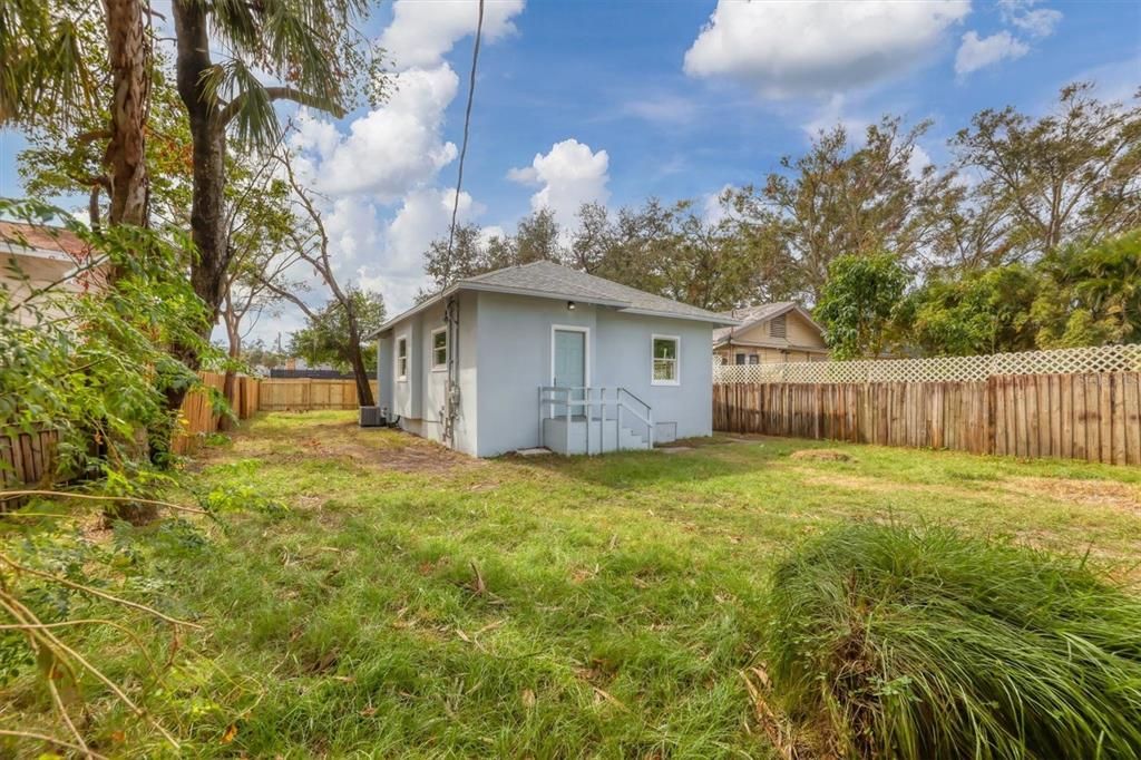 For Sale: $499,999 (3 beds, 2 baths, 1113 Square Feet)