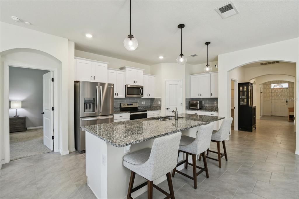 Kitchen with large island