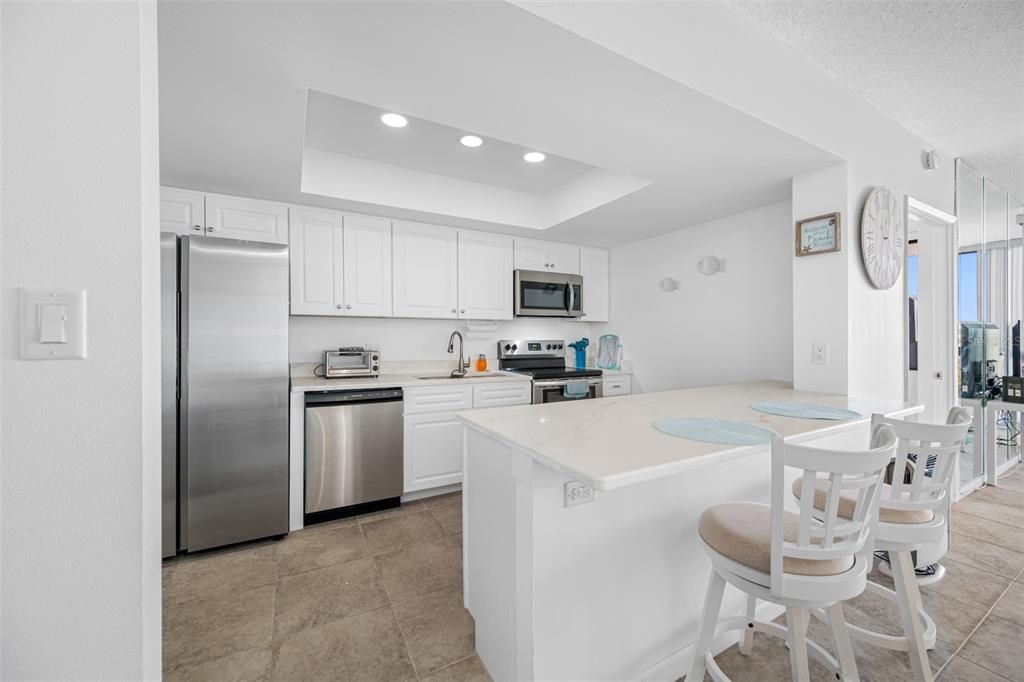 For Sale: $979,000 (2 beds, 2 baths, 1180 Square Feet)