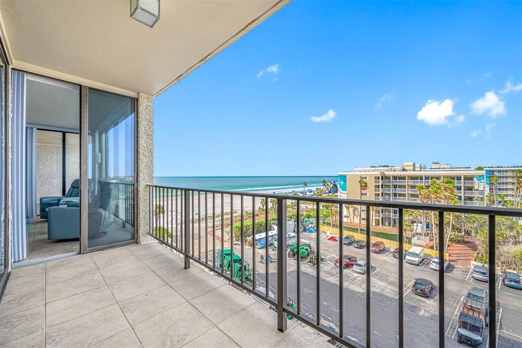 For Sale: $979,000 (2 beds, 2 baths, 1180 Square Feet)