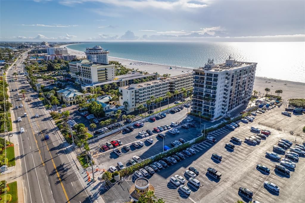 For Sale: $979,000 (2 beds, 2 baths, 1180 Square Feet)