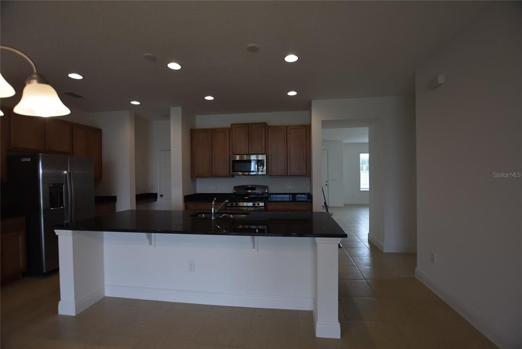 For Rent: $2,675 (3 beds, 2 baths, 2502 Square Feet)