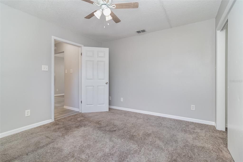 For Sale: $248,900 (2 beds, 1 baths, 1053 Square Feet)