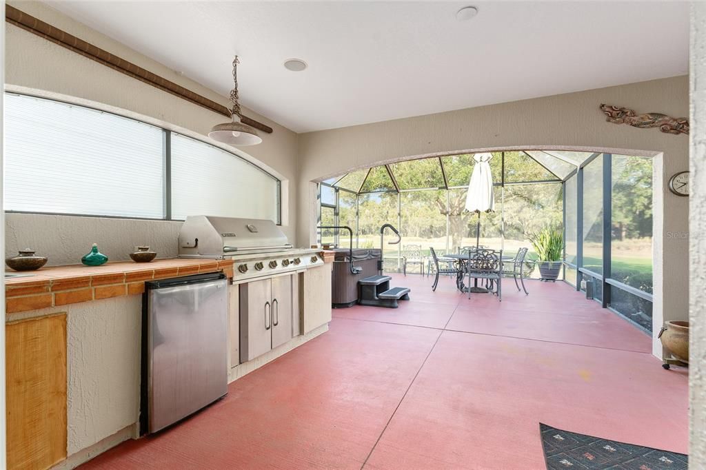 OUTDOOR PATIO KITCHEN LANAI VIEW