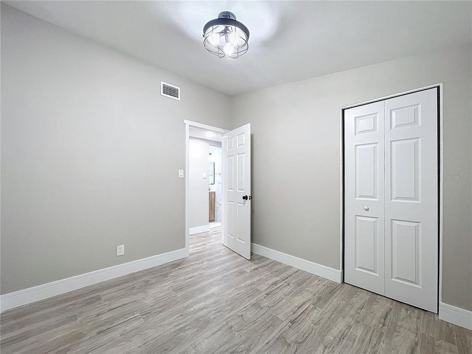 For Sale: $309,900 (3 beds, 2 baths, 858 Square Feet)