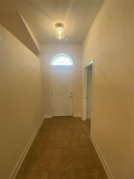 For Rent: $2,125 (4 beds, 2 baths, 1835 Square Feet)