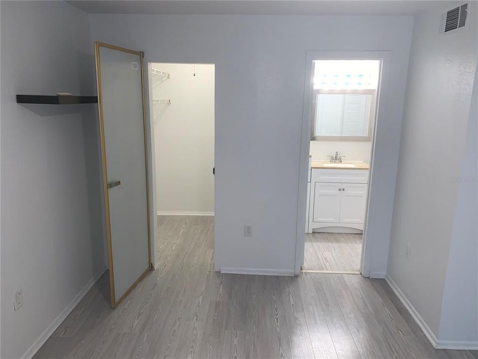 For Sale: $132,000 (1 beds, 1 baths, 539 Square Feet)