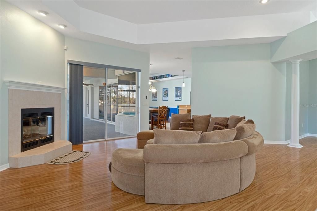 En Venta: $799,000 (6 camas, 5 baños, 4501 Pies cuadrados)