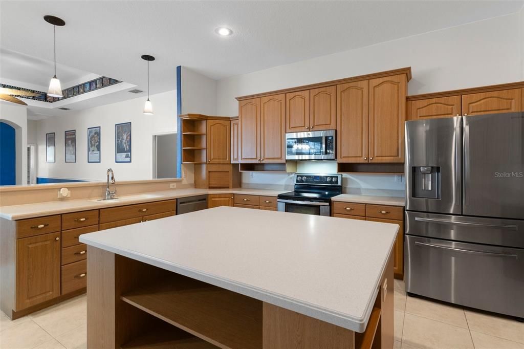 En Venta: $799,000 (6 camas, 5 baños, 4501 Pies cuadrados)