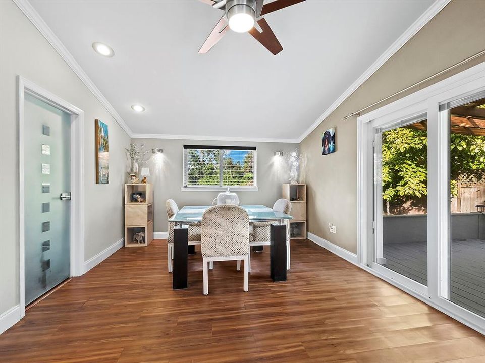 待售: $1,699,000 (5 贝兹, 3 浴室, 2541 平方英尺)