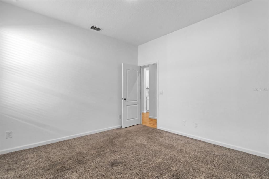 For Rent: $2,580 (3 beds, 2 baths, 2121 Square Feet)