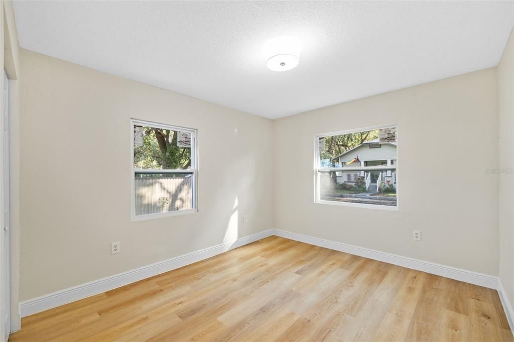 For Sale: $349,000 (3 beds, 1 baths, 703 Square Feet)