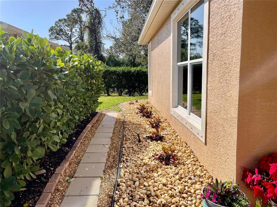 walkway to backyard