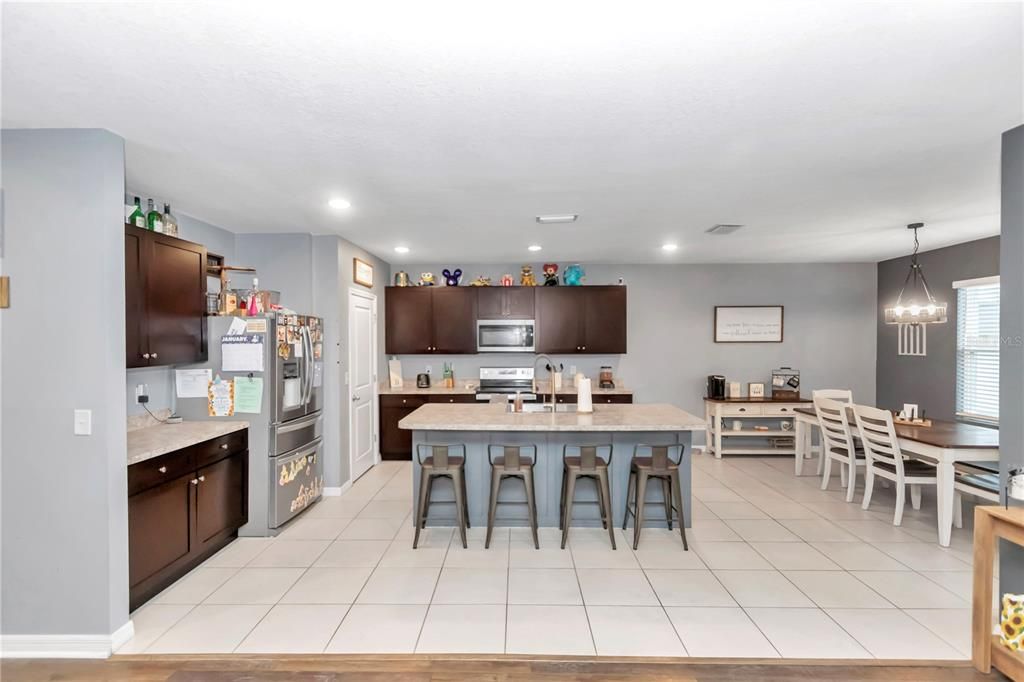 For Sale: $370,000 (4 beds, 2 baths, 2332 Square Feet)