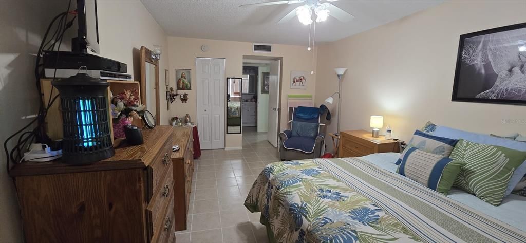 For Sale: $119,000 (1 beds, 1 baths, 645 Square Feet)