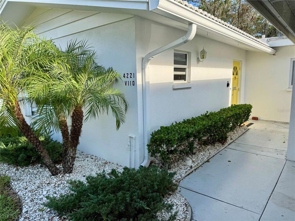 4221 Schwalbe Dr Sarasota, FL 34235 Strathmore Villa