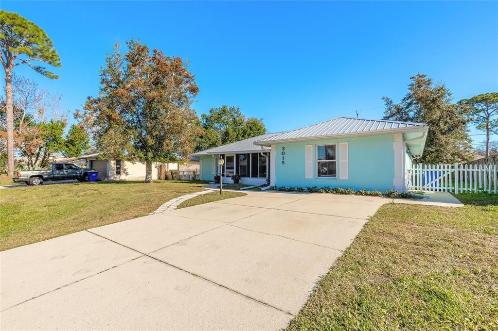 For Sale: $410,000 (4 beds, 2 baths, 1837 Square Feet)