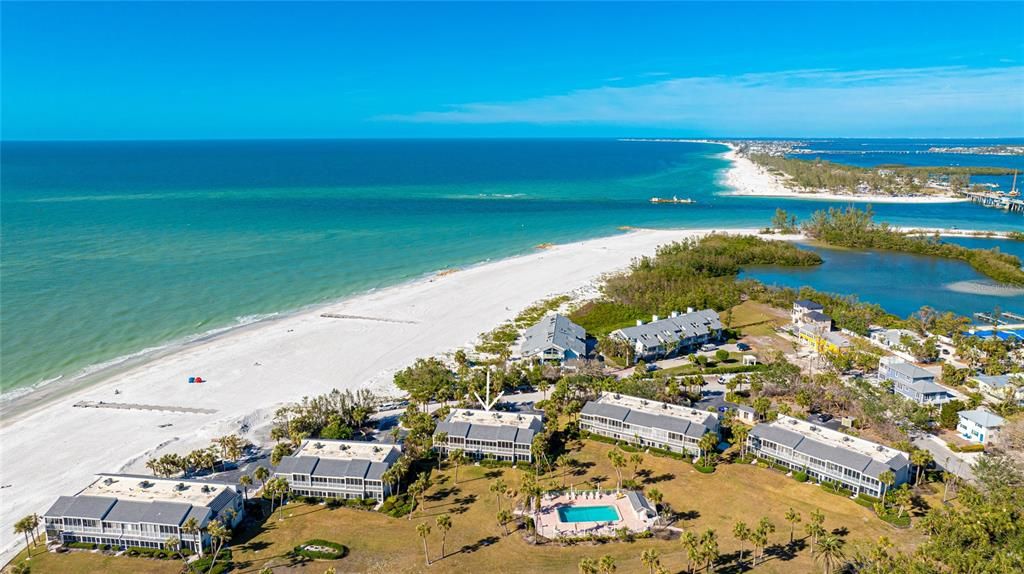 With unobstructed views of the Gulf of Mexico and the soft sands just steps away, every day feels like paradise